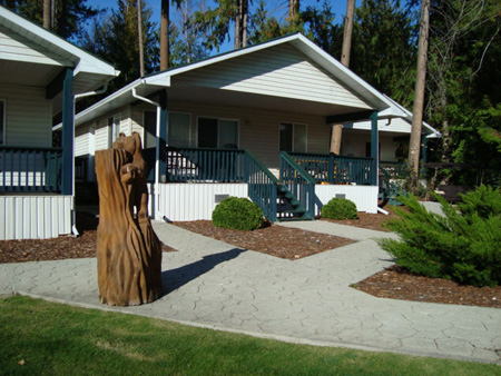 shuswap lake cottage rental - cottage deck covers