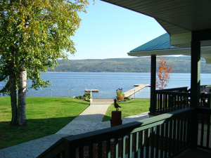 shuswap cabin rental reviews - view of lake